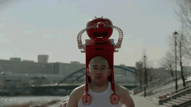 Японский робот накормит вас во время марафона – помидорами!