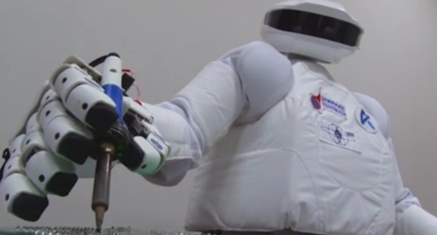 Новый антропоморфный робот - космонавт SAR-400