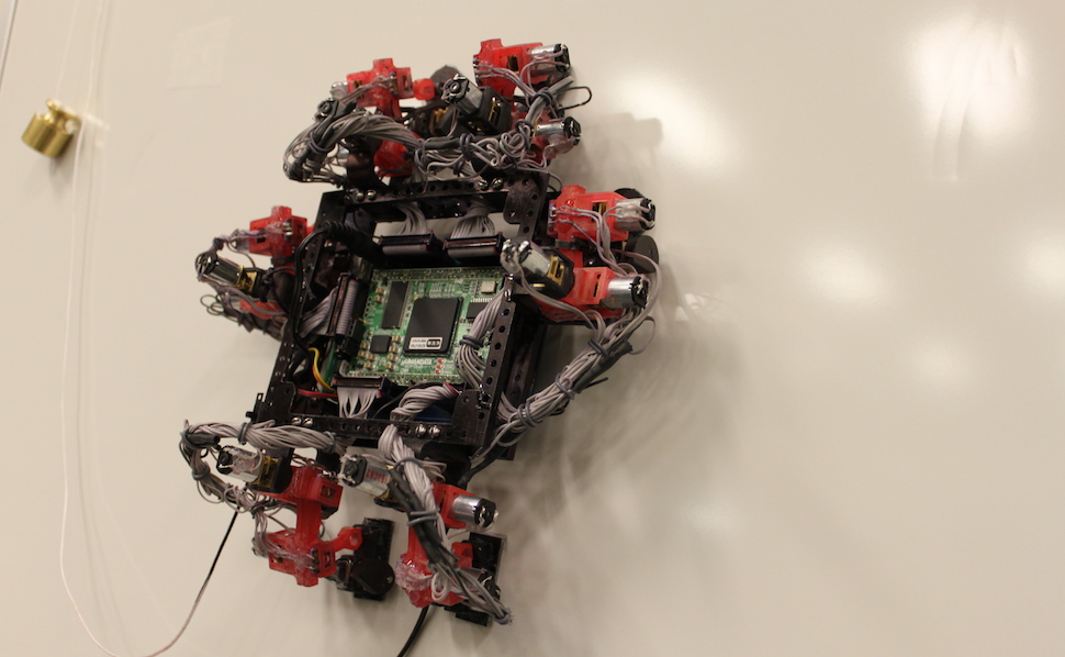 Робот с ногами ящерицы будет ремонтировать космические корабли!