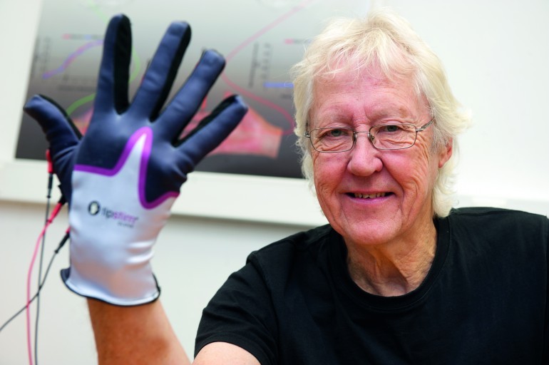 Роботизированная перчатка поможет жертвам инсульта быстрее восстановиться после болезни! 