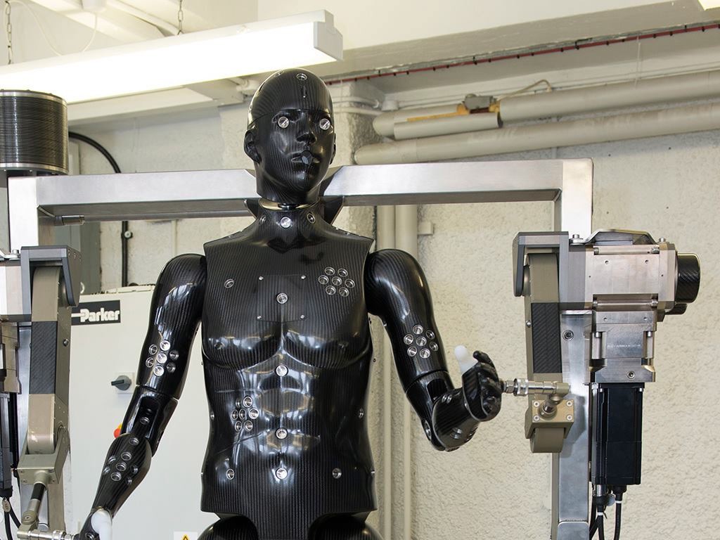 1.1 млн. фунтов на проект “Porton Man” для тестирования защитной одежды вооруженных сил Соединенного Королевства