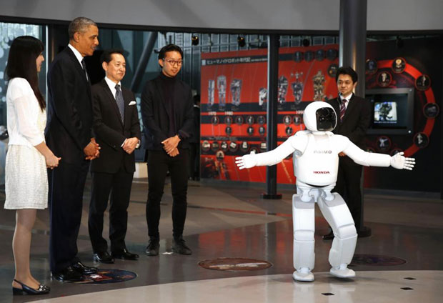 Видео пятницы: Б. Обама приветсвует ASIMO, 3D "протезная рука"  и Гугловские Дроны!