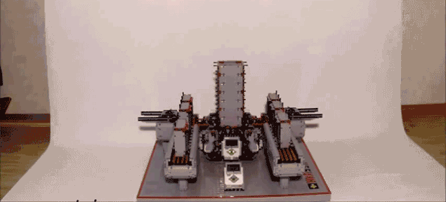 Рекордно высокая Lego Башня может быть построена с помощью машины Lego