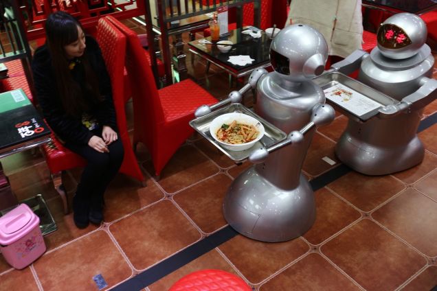 Рестораны с официантами-роботами – отголоски прошлого