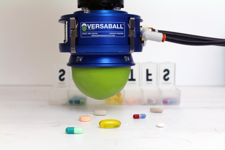 Роботизированное зажимное устройство Versaball на выставке CES-2015