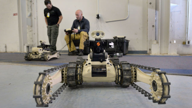 Родео среди роботов по обезвреживанию бомб выглядит небезопасным