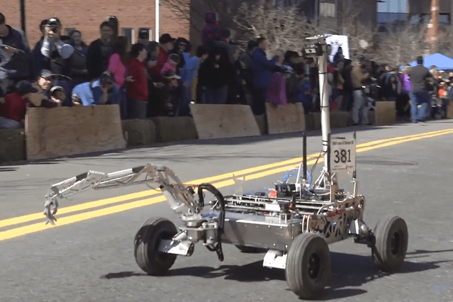 Первая остановка – уличные гонки роботов, следующая -НАСА