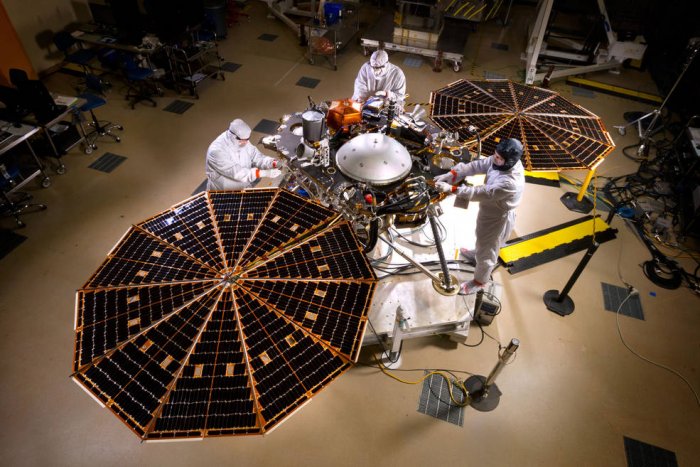 Завершена сборка аппарата InSight по исследованию Марса