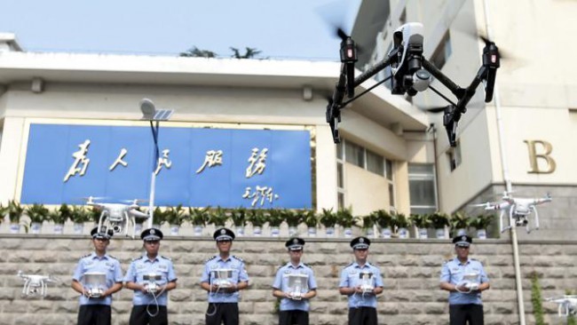 Первый отряд полицейских дронов в Китае