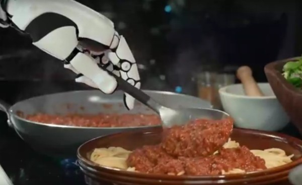 Робот-повар накормит всех вкусной едой